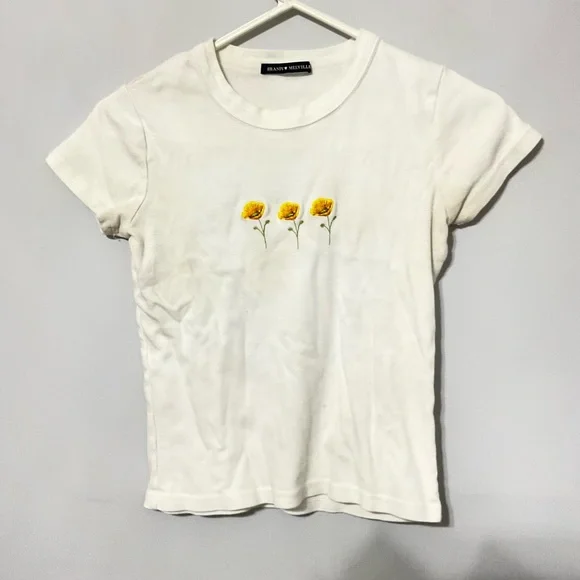 Brandy Melville Poppy Flower Top - Picture 4 of 4